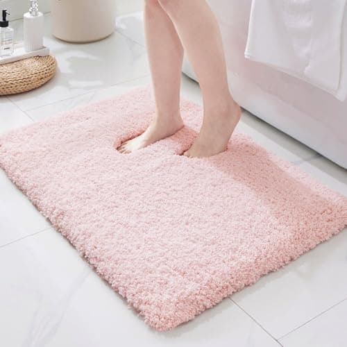ILANGO Pink Christmas Bathroom Rugs 24" × 17" Non Slip & Super Absorbent Extra Thick Soft, Washable Bath Mat for Floor, Non Shedding Microfiber Plush Holiday Bath Rug with Rubber for Shower Sink