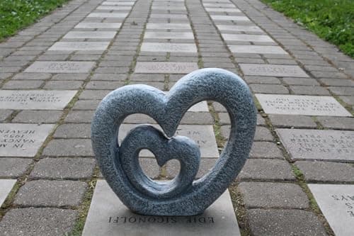 The Lakeside Collection Heart Garden Sculpture