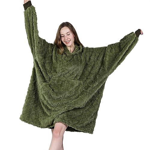 MIZZEO Microfiber Wearable Blanket, Oversized Light Wearable Blanket Hoodie for Adults, Cozy Soft Warm Plush Hooded Blanket Gifts for Women, One Size Fits All (Green)