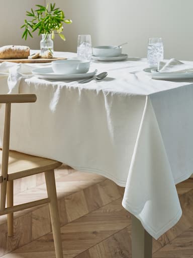 White Tableclothes